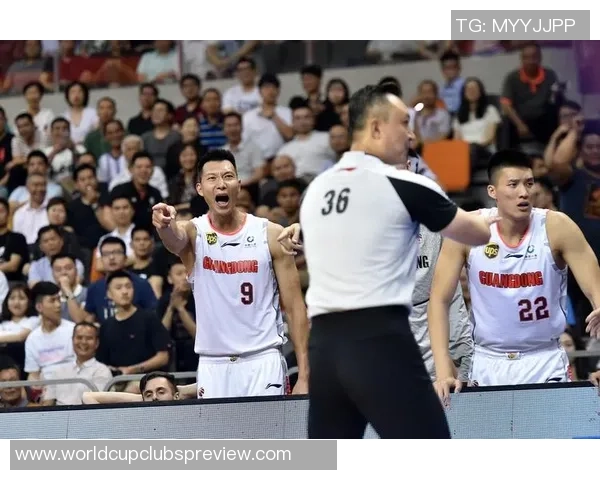 广东队迎战深圳马可波罗全力争胜展现篮球魅力与团队精神